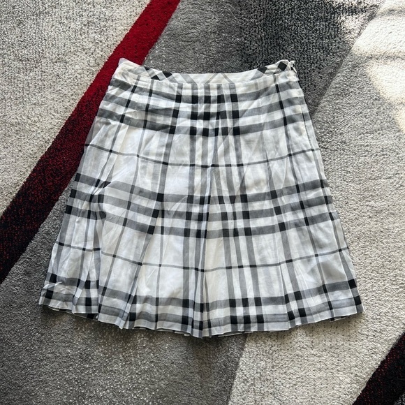 Burberry Signature Plaid Print Pleated Academia Skirt - Picture 1 of 5